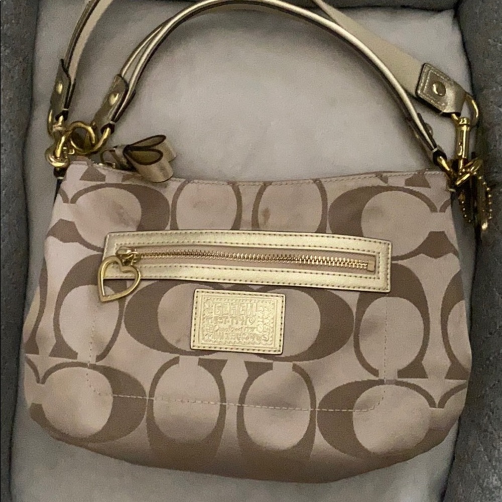 Cutest Vintage Coach crossbody!💖